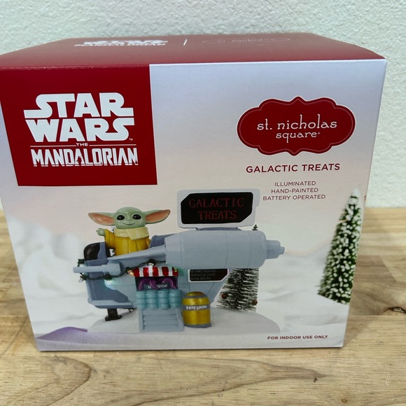 St. Nicholas Square Village ~ Star Wars The Mandalorian Galactic Treats ~ NIB - Picture 1 of 12
